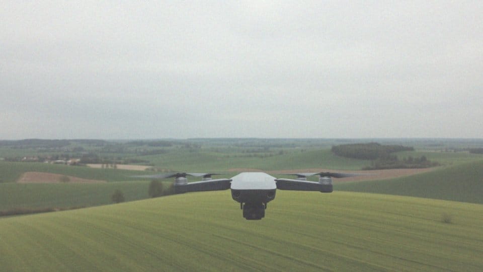 Jak moduł GPS wpływa na działanie drona?