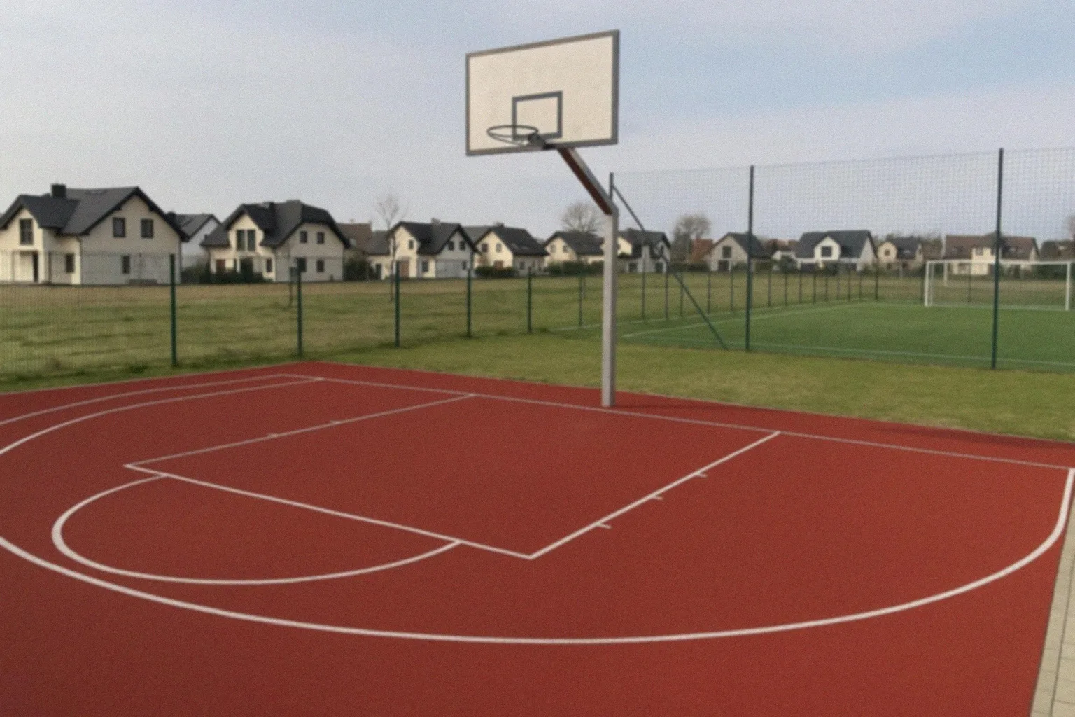 Wiosenne zmiany na obiektach sportowych w Luboniu