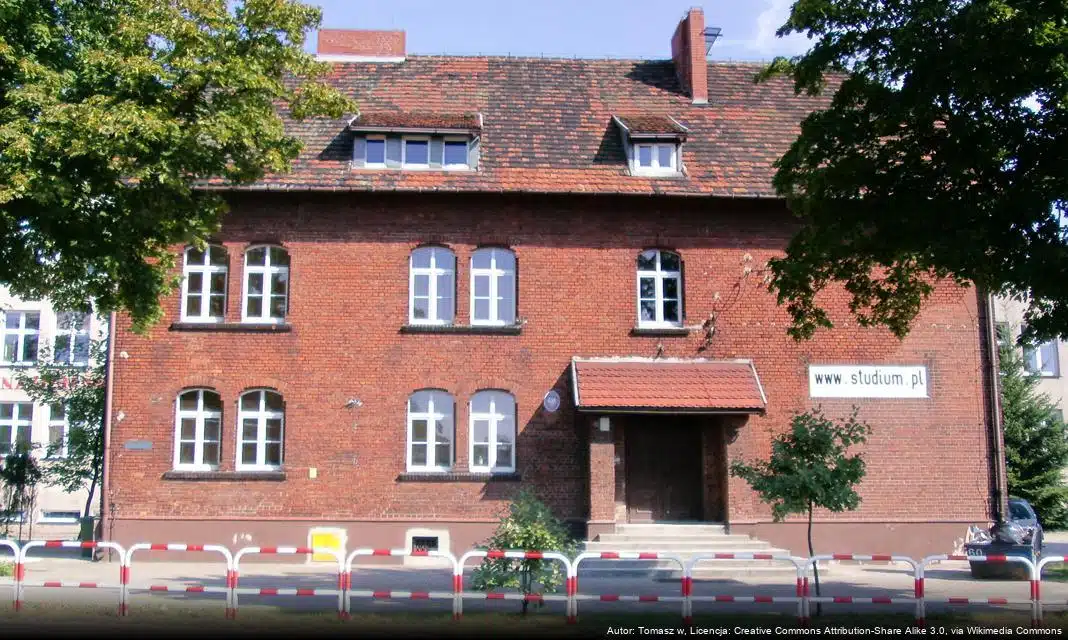 Uwaga: Zwiększone stężenie pyłu PM10 w Luboniu – zalecenia dla mieszkańców